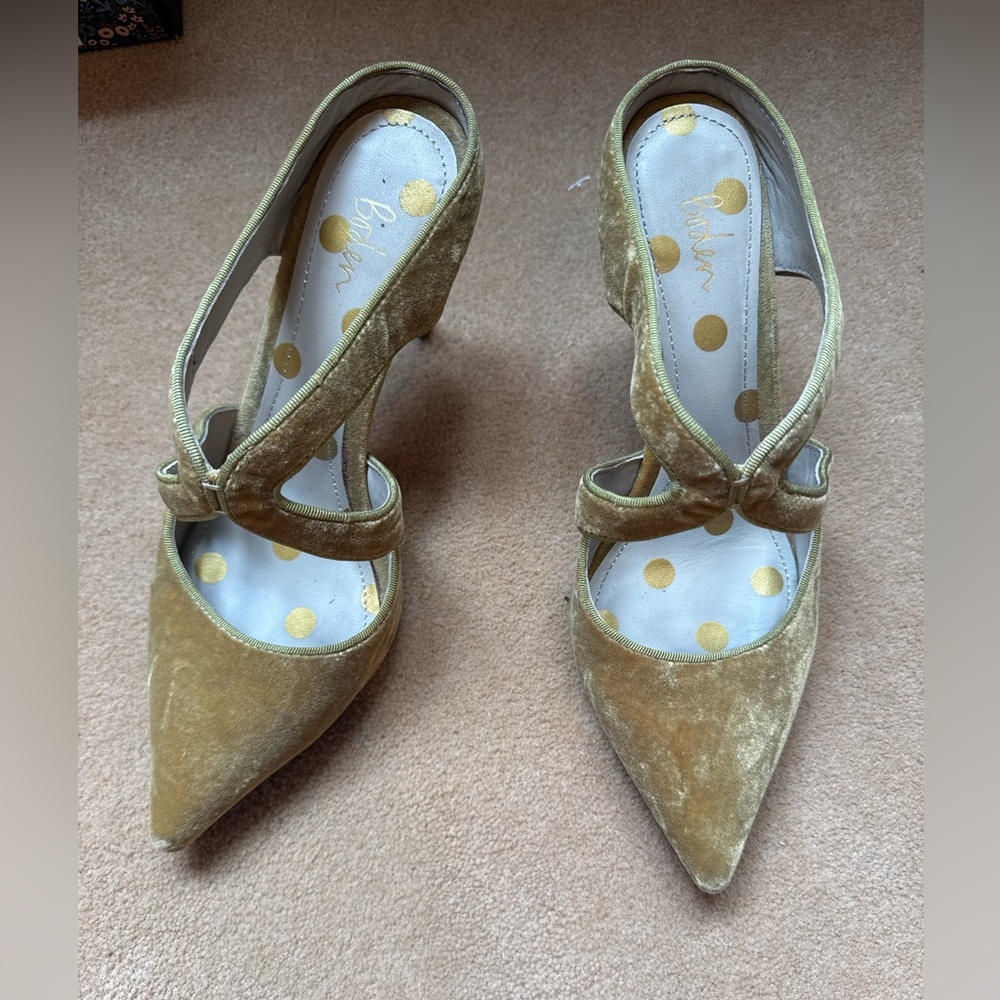 Boden Gold Mustard Velvet Mule Heels | Pointed Toe